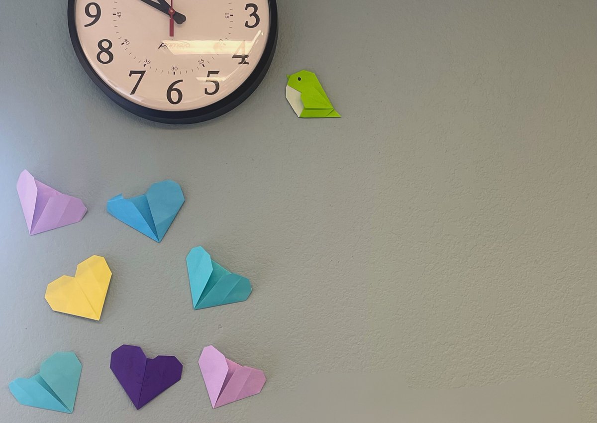 ACE_Grossmont's tweet photo. Spreading love and creativity one fold at a time! 💖 Our talented student shared the art of making paper heart with fellow classmates. Join us as we bond over crafts and friendship. #grossmontcollegeace #studyinusa #languageschool #internationalstudents https://t.co/d0DFzoICbm
