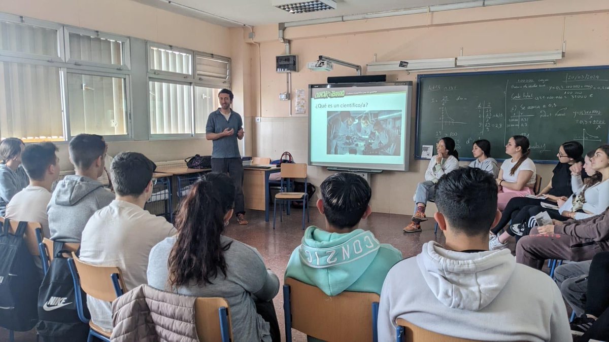 Terminamos el club de lectura charlando con Ignasi Bartomeus, escritor del libro “Cómo se meten ocho millones de especies en un planeta. Teoría ecológica explicada a personas curiosas.”
#cienciaenelbarrio