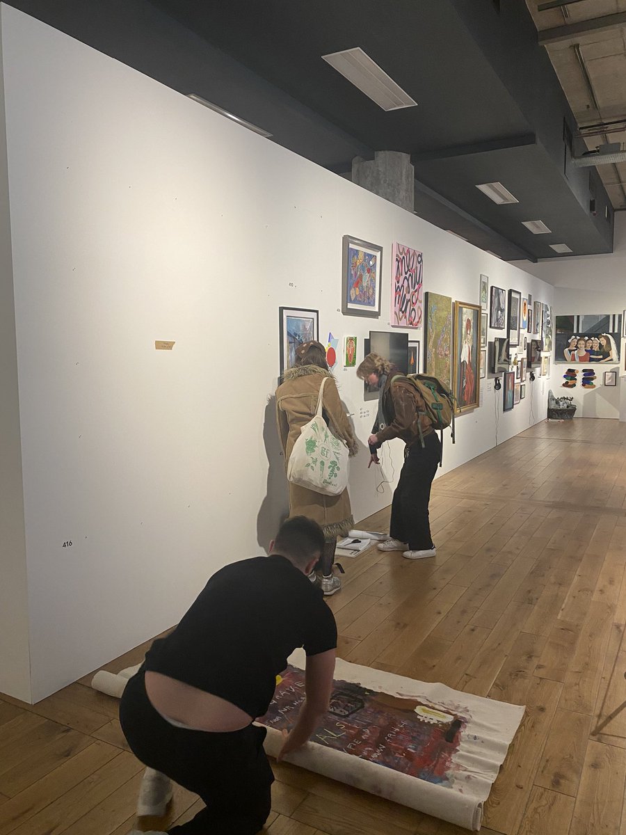 🚨 Artists are removing their artwork from @HOME_mcr in protest of the venue’s decision to cancel an event celebrating Palestinian stories. One artist accuses the venue of having “contributed to the silencing of Palestinian voices at a time when they most need to be heard”