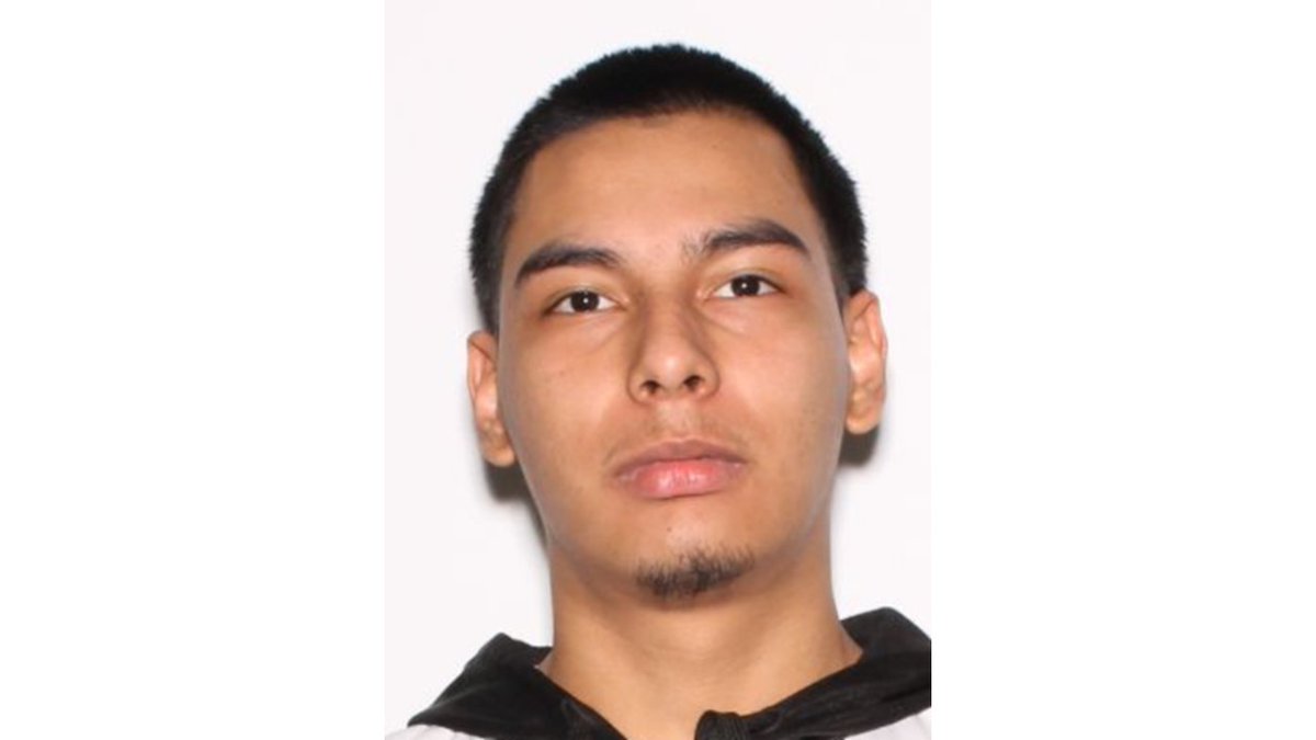 #Wanted by #FBI Miami: Joshua Ismael Campos. Unlawful Flight to Avoid Prosecution and Murder. Armed and Dangerous. Contact law enforcement immediately or 1-800-CALL-FBI or tips.fbi.gov. fbi.gov/wanted/murders…