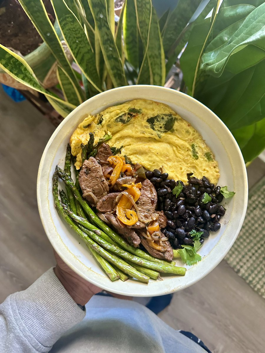 this was lunch today! steak and eggs but the vegan version 🌱🫡