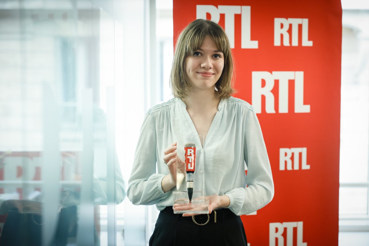 👏 Félicitations @lise_tvlt du @CELSA_Officiel, lauréate de la 30ème édition de la Bourse Jean-Baptiste Dumas ➡ Elle intègrera la rédaction de @RTLFrance dans quelques semaines 🎉 Bienvenue et bravo !