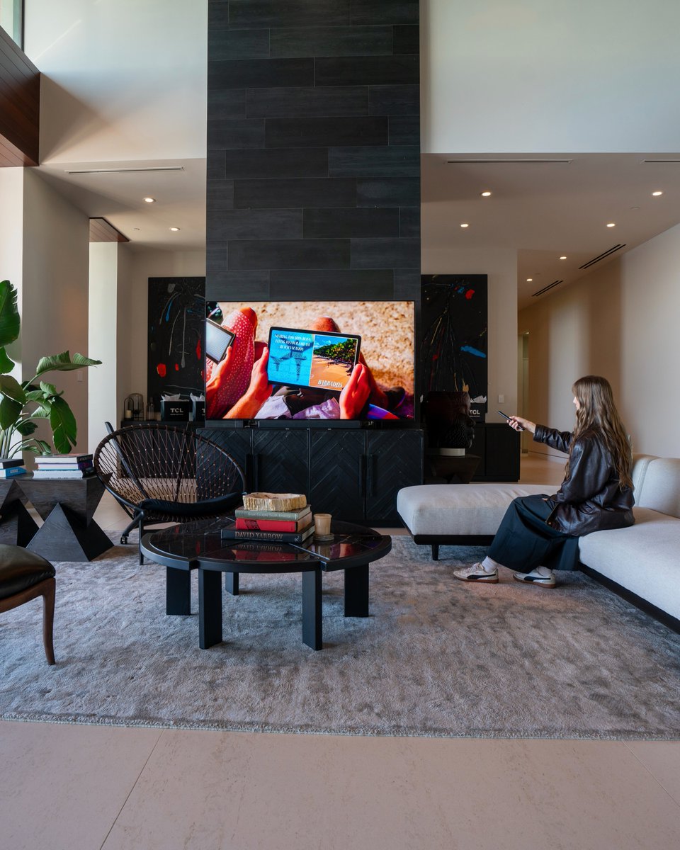 It’s more than a TV, it’s a cinematic viewing experience 🤩 Visit TCL.com to learn more about our 98” TVs.