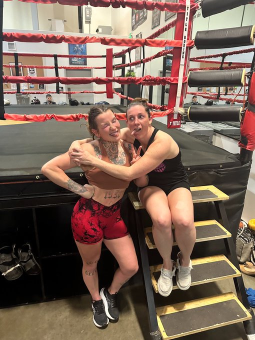😇😇 https://t.co/FCAt2fQrXk<a href="/tag/bkfc56"class="tags"><span>#bkfc56</span></a>