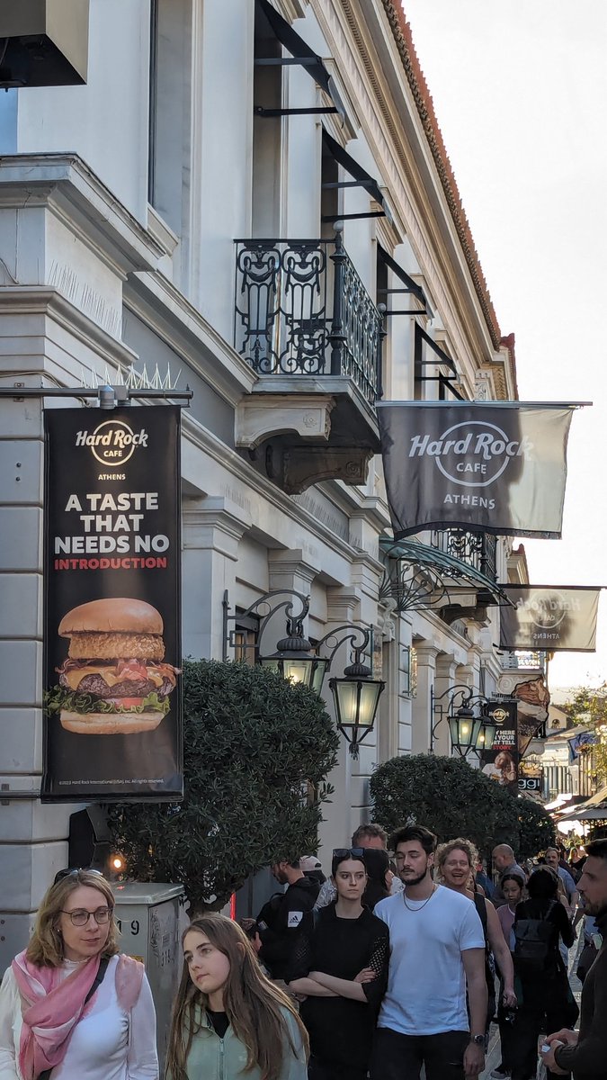 gopackjo's tweet photo. I hate to think that a vibe is going unmanaged in Athens. @BenningtonShow @GailAaann @johnnieroxx @edouglas528 #MessiBurger https://t.co/v2RKgobxHB