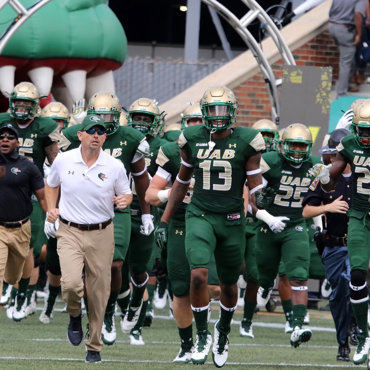 #AGTG After a great visit and conversation with @CoachM_Patrick I am blessed to have received an offer from @uab_fb @DilfersDimes @CoachKThompson @si_one11 @On3Recruits @MohrRecruiting @BHoward_11 #3 #uabfootball #uab #uabblazers #CTFosterII13 #ChaseFosterII13 #ImBuiltD1ff3rent