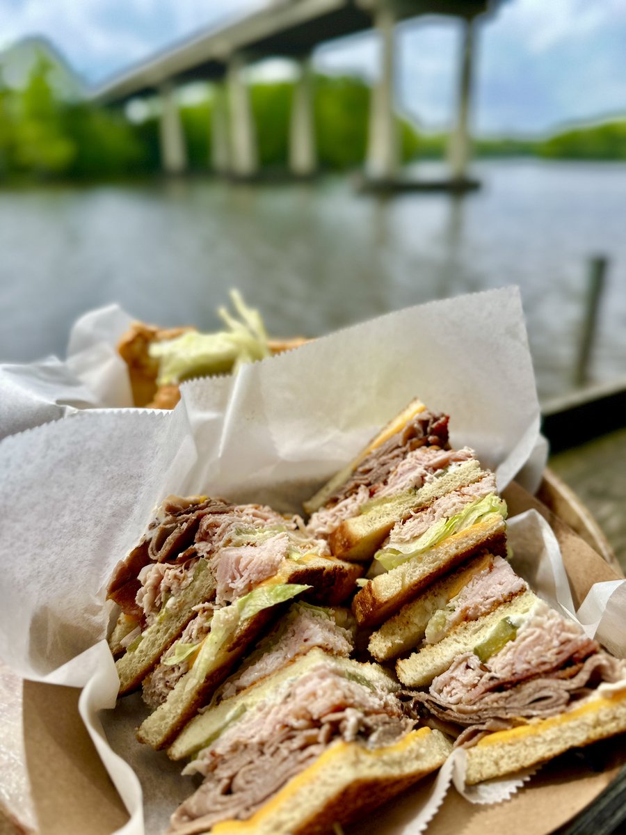 LetsGoLouisiana's tweet photo. Boopalus Bar and Grill on the Tickfaw River in Springfield never disappoints. https://t.co/Od8aGul6xo