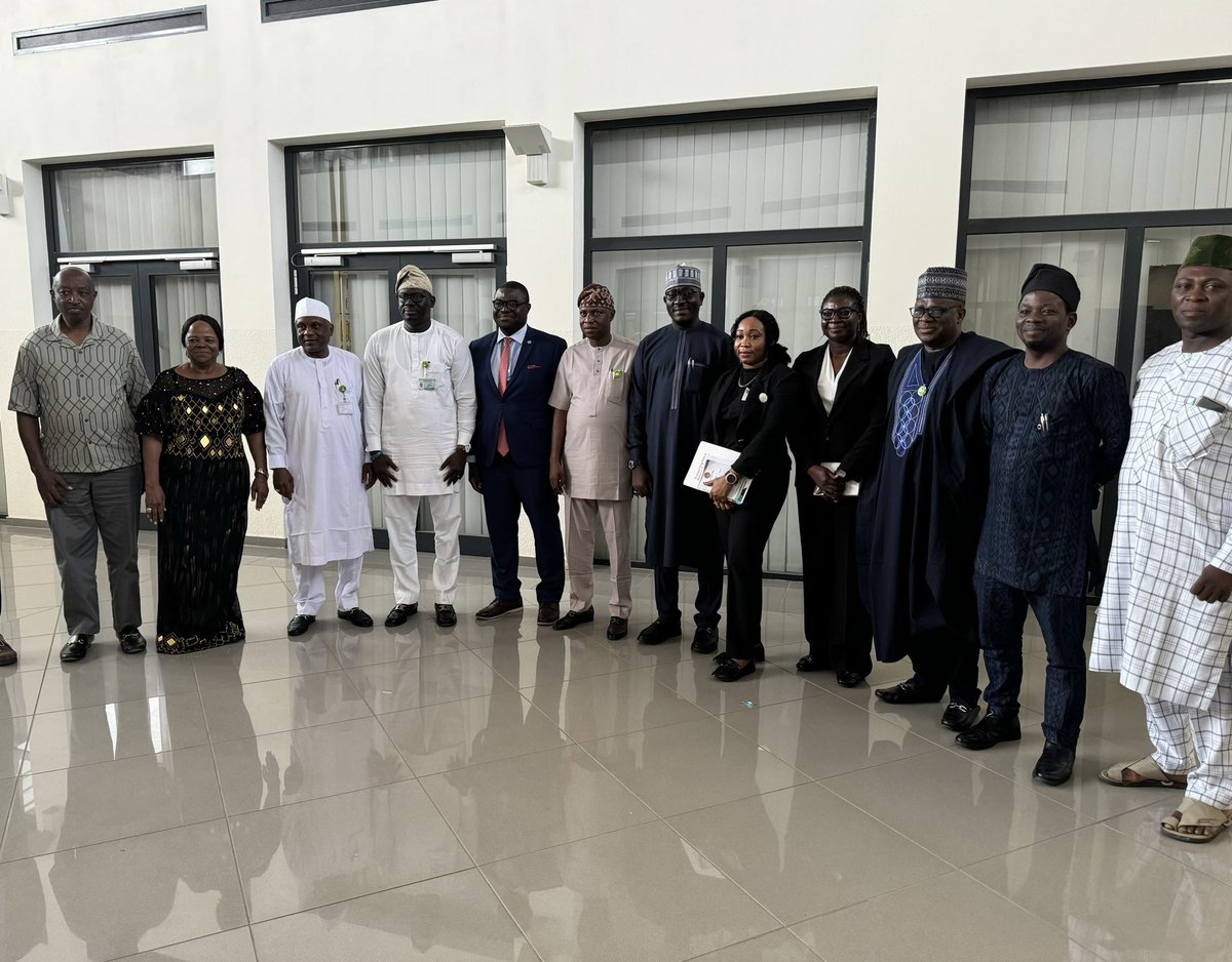 I had a productive meeting with the Committee on Human Rights in the Nigerian Parliament @HouseNGR to explore legislative collaboration on #bizhumanrights and the #UNGPs in Nigeria. Many thanks to the Chair, @HonAbiolaMakin1 and the entire Committee.
