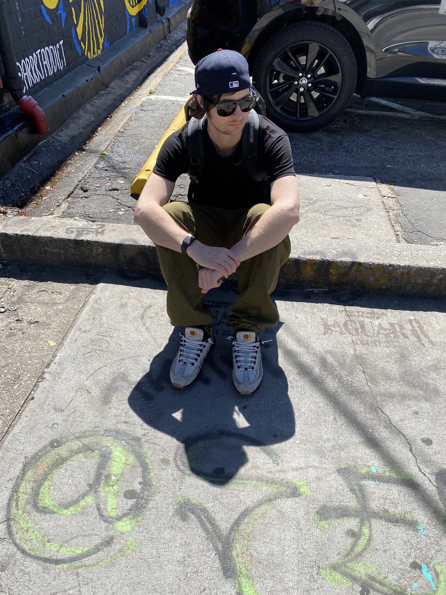 dailybreadmusic's tweet image. heavy week this week ~ 
- Texas Eclipse ☑️ 
- Apres at Vail ☑️
- Biggest announcement my career ☑️