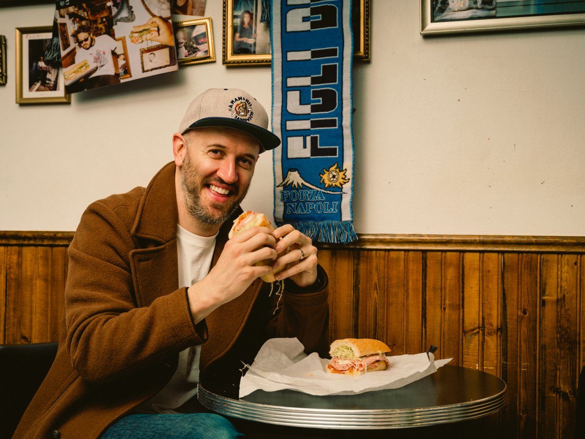 ConnorKris's tweet photo. Ben Gollan, aka  #amanandhissandwich  has made it to the final round of this year's #ALIDOROMADNESS2024 by ALIDORO to square off against  MegasFoodie.  #portrait #foodieportrait #nyc #newyorkcity #cafe #marchmadness https://t.co/CKSFATID0j
