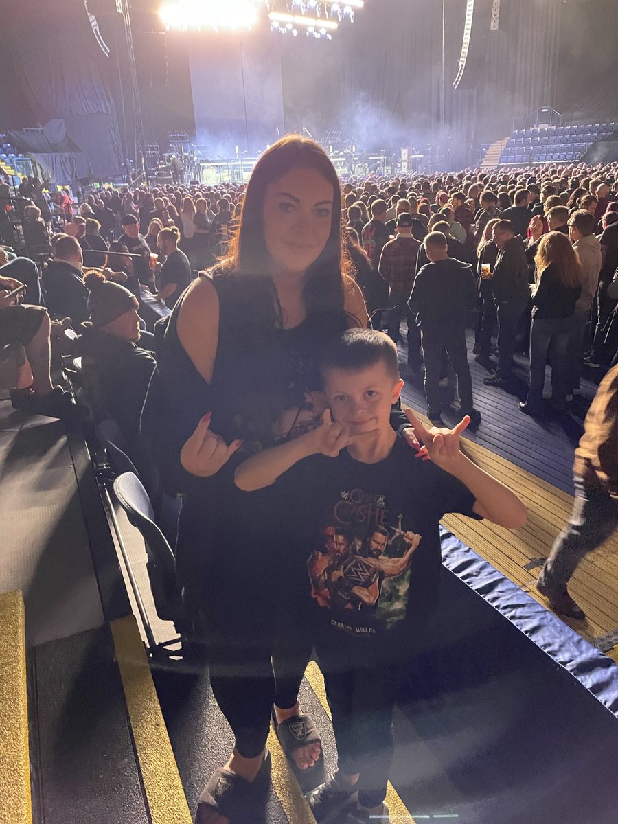 @Shinedown Happy 4:03 day @Shinedown @TheBrentSmith @ZMyersOfficial @BKerchofficial If you only knew is such an incredible song and it was incredible in 2022 at 7 years old to take my son to his first concert which was you guys in Nottingham. A forever memory 🩵#SD403Day