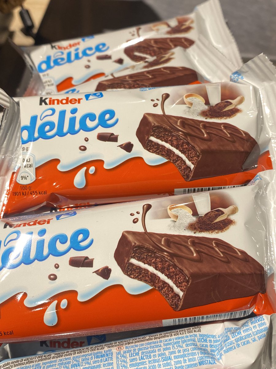 Esta no es una colaboración con @kinder.spain Mas nos gustaría pero aquí te enseñamos además de los nuevos huevos con posibles mini funkos de Harry Potter , Kinder bueno, delice , máxi , Kinder chocolatina , nutela and go. Schobons para que todos podáis disfrutarlos