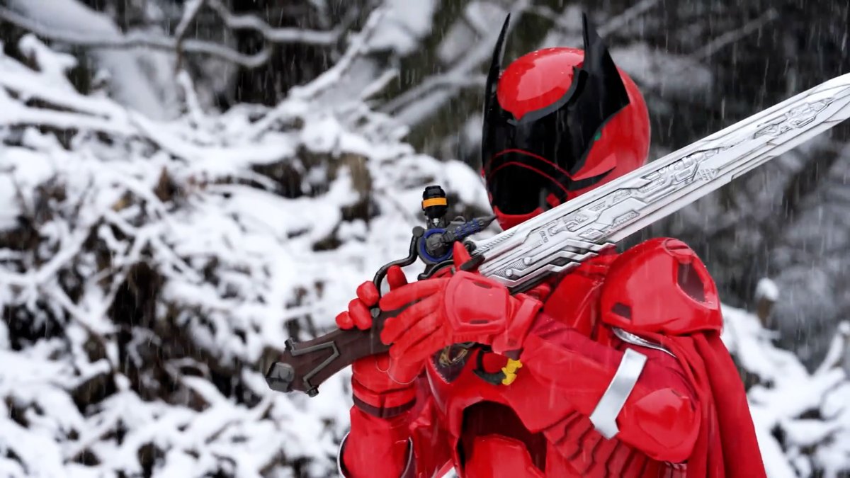 TokuPerfect's tweet image. TokuPerfect coming with Perfect Shots from Toku! Here is the first one from King Ohger. The White Snowy background really helps with the bright contrast of the Red Suit. Hope you all agree. 
#tokuperfect #kingohger #ohsamasentaikingohger #SuperSentai