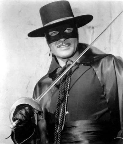 Argenpoirot's tweet photo. El más argentino de todos los estadounidenses 

Con 58 años Guy Williams se postulo como voluntario para ir a Malvinas, como no podía por la edad estar en el frente de batalla pidió que lo tomen como chófer. Un héroe con capa. https://t.co/Rwrd6dj3ru