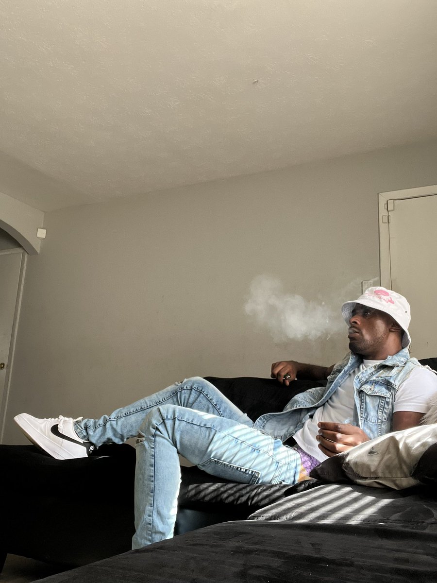 Dis my favorite 💃🏾🥰bitch even doe we bump heads like rams🐏 🤞🏾🤫