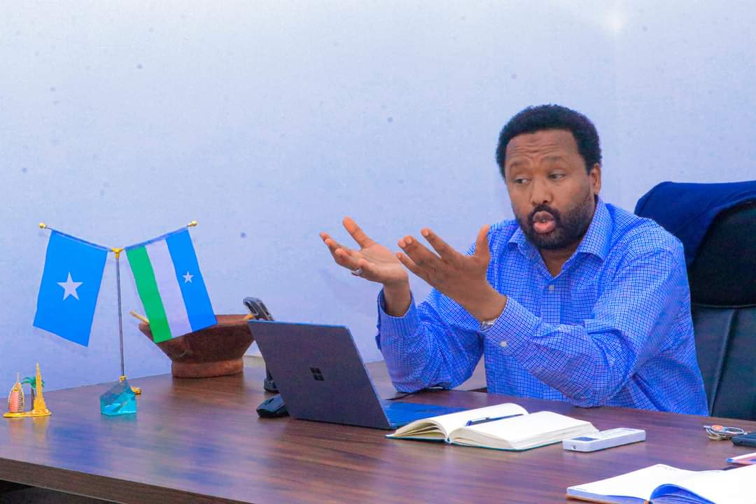 MOPEDIC_PL's tweet photo. The State Minister successfully convened a meeting with the committee appointed by the president to engage and mobilize the diaspora to contribute to Puntland's development. The meeting concluded positively, fostering goodwill.

Link-https://t.co/hsRjIWurkJ https://t.co/kk6nGTLPA8