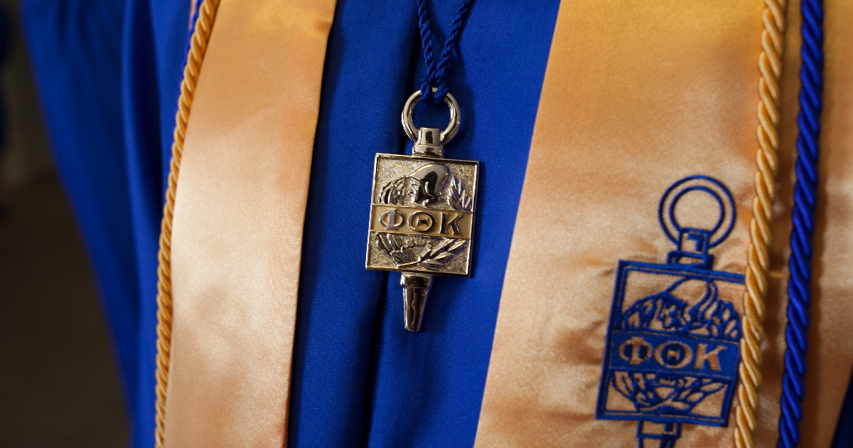 The #CNM chapter of Phi Theta Kappa was recognized as a Distinguished Chapter for the second year in a row during the New Mexico Phi Theta Kappa Regional Convention! Learn more about CNM's #PhiThetaKappa chapter here: bit.ly/3TT1aPT #communitycollege #studentsuccess