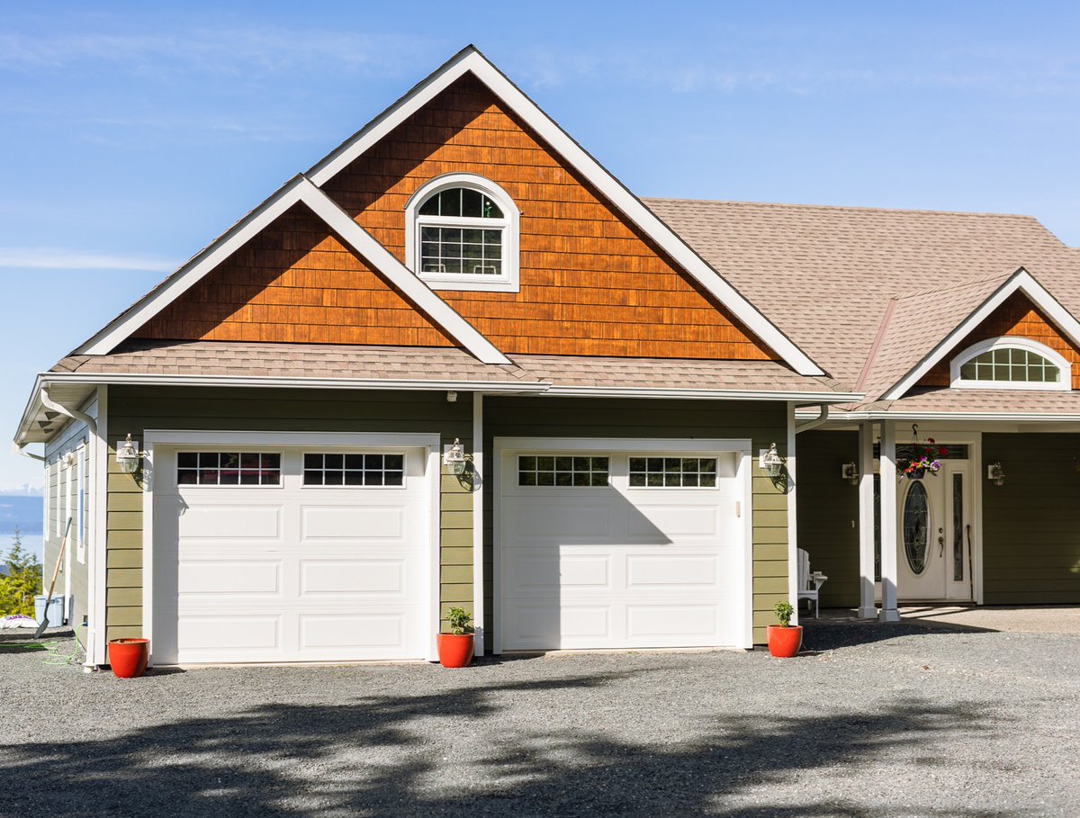 Did you know that your garage door and the exterior doors around your home can significantly impact fire resilience? That’s why it’s important to ensure all doors are fire-rated and have a good seal. For more FireSmart tips, visit: begins-at-home-guide.firesmartbc.ca