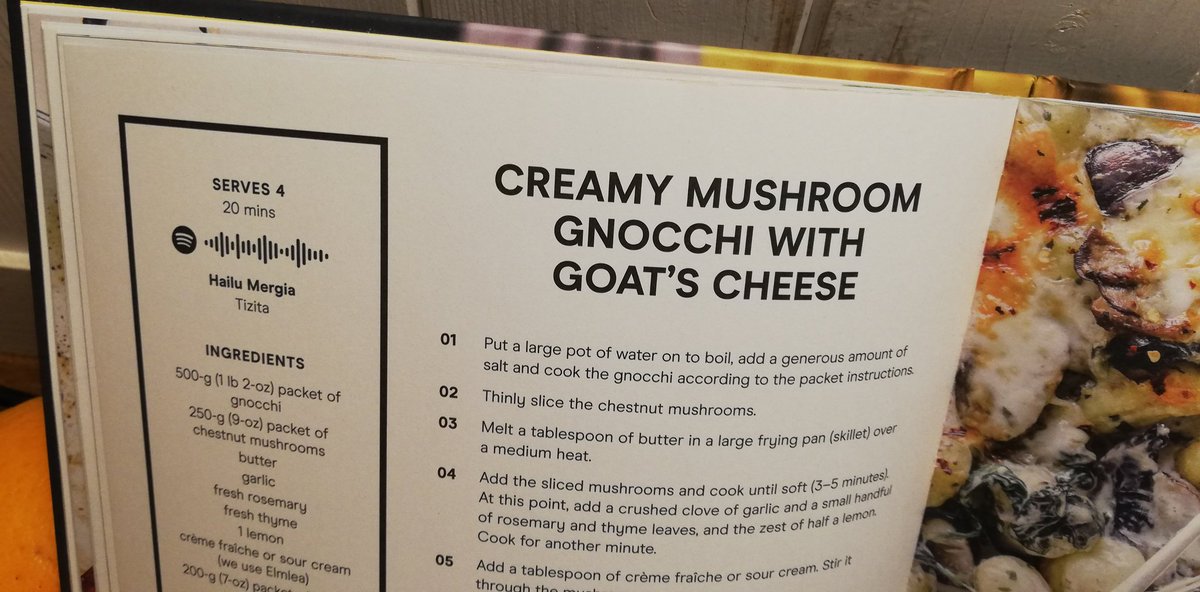 Creamy mushroom gnocchi with goat's cheese #noneedformeat #slowcooking #homemadefood #foodies inspiration #mobveggie #benlebus