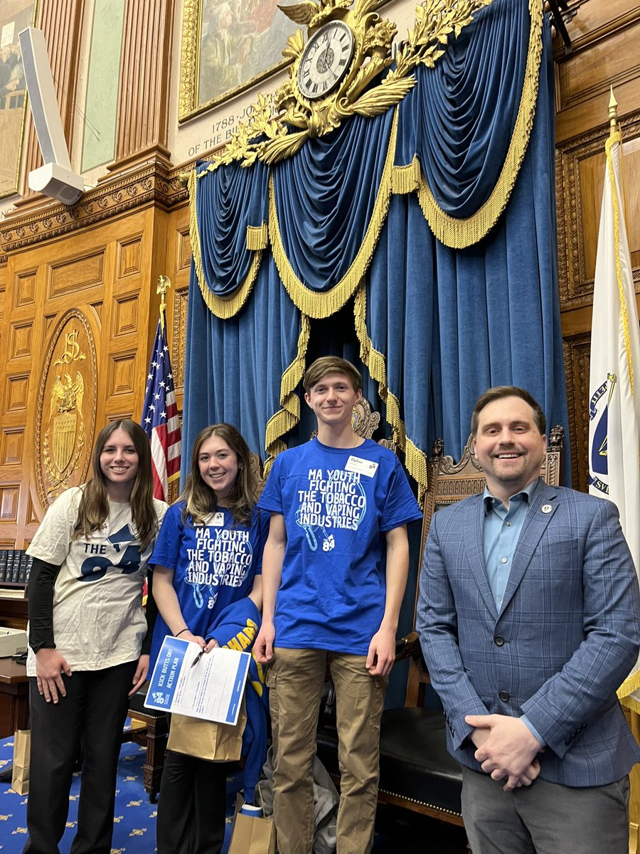 Thank you to students from Leicester High School for coming to the State House as part of the @The84Movement for #KickButtsDay . Thank you for advocating for public health efforts to stop youth exposure to tobacco #MAPoli #MALeg
