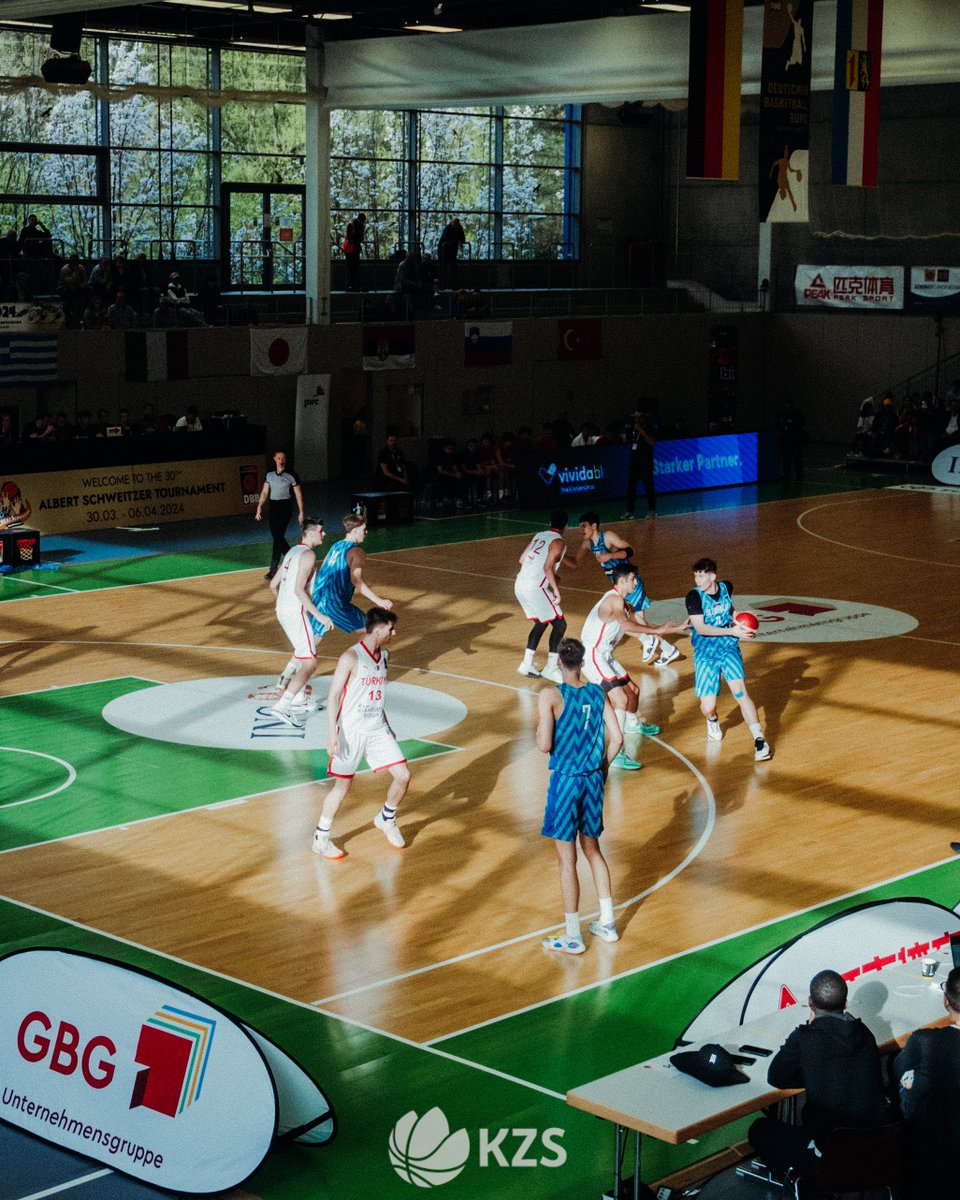 kzs_si's tweet photo. Zmaga! Slovenska reprezentanca do 18 let si je v Nemčiji priborila zmago proti Turčiji z rezultatom 66 proti 65! 🔥

#beyondhoops https://t.co/pYgxqV8T9i