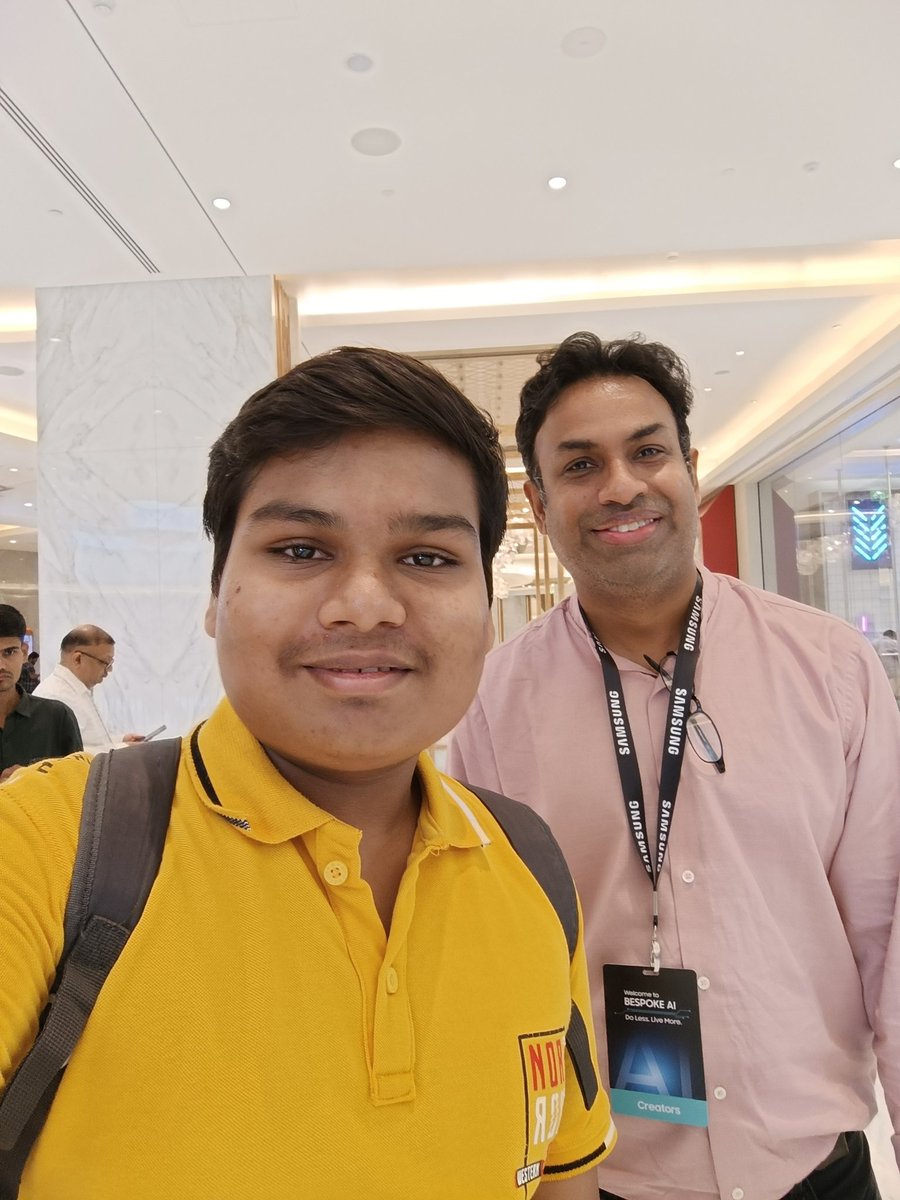 Superb Samsung day and Super Tech People! @ Samsung Store BKC.

It was a pleasure to meet @geekyranjit one of the first tech YouTubers whose channel I explored on YouTube introducing me to the vast ocean of technologies. Until next time! 🙂

#BespokeAI 
#DoLessLiveMore #Samsung