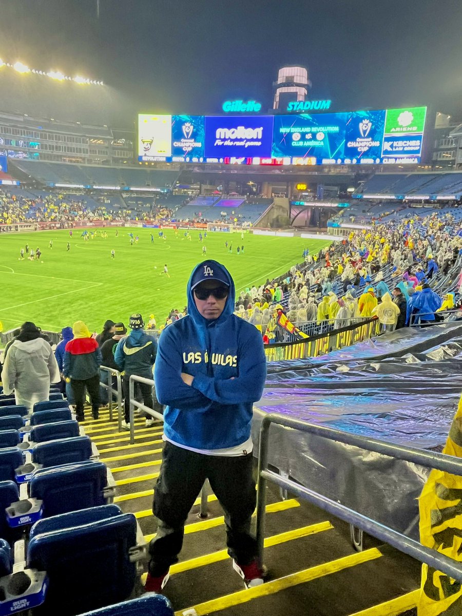 johncarp1916's tweet photo. En el este y el oeste, en el norte y en el sur, siempre vamos a estar presentes para alentar al @ClubAmerica.
Se goleo en la cancha y en la tribuna fuimos locales.
¡Vamos América, queremos la conca!
#Losdueñosdelgabacho
#LQME2P https://t.co/NnqpY3EMMM
