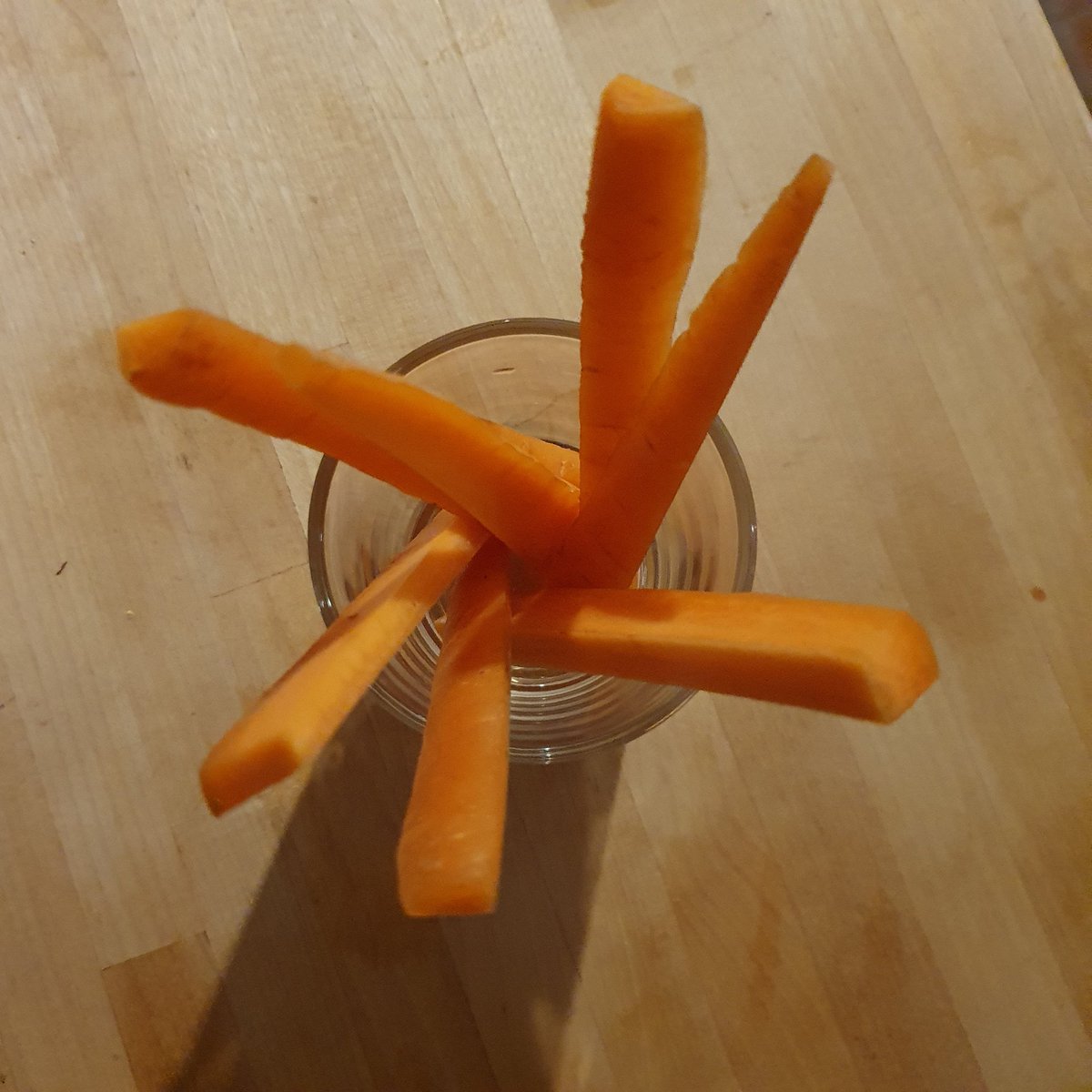 Wabbit appetizer 😉
<a href="/Karnickleon/">Karnickleon</a>