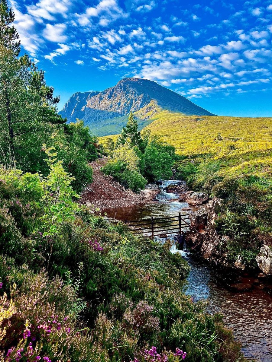#Scotland's natural landscapes really are something to be marvelled at! 😍⛰️

📍 Ben Nevis, #Highlands 📷 IG/mattmunro2013 #ScotlandIsCalling