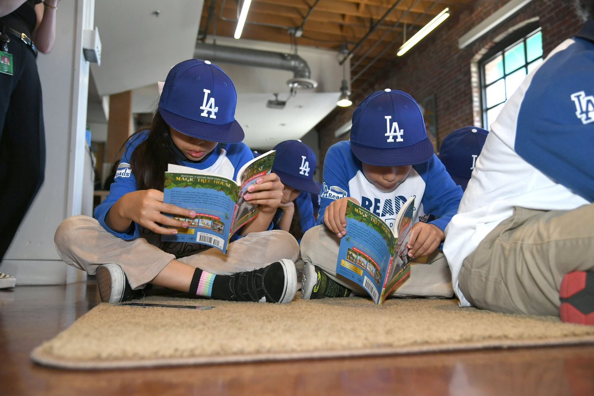 Kicking off our 9th season of #LAReads at Para Los Niños Charter Elementary! LA Reads, is a joint literacy program designed to motivate youth to build a lifelong love of reading with engaging programs and educational resources throughout the year. 🔗: Dodgers.com/LAreads…