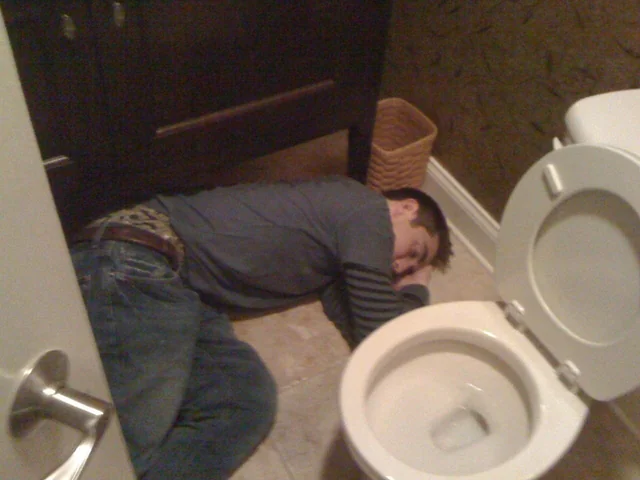 test_zero's tweet image. When you pee into the bleach-based toilet cleanser