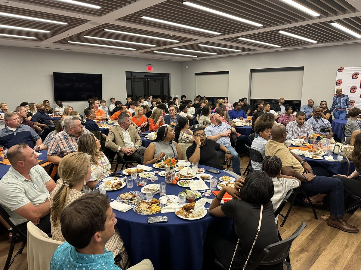 TY to our Bridgeland Hoops family for putting on a wonderful banquet to help celebrate the end of our season. We are so proud of the entire program and all that they have accomplished! To our Seniors, TY for everything you have done for our program! #WinTheDay #BridgelandBest