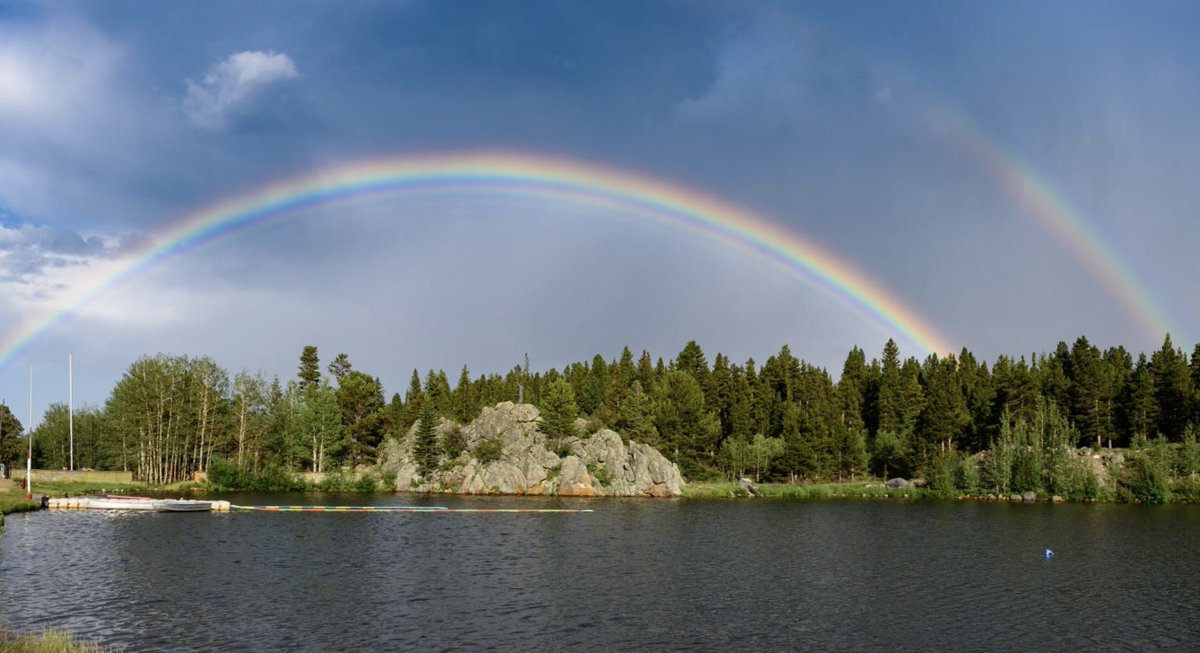 🌈It's National Find a Rainbow Day!🌈 Check out SkySci for Kids to learn more about how rainbows are made or share this website with the kids in your life to explore a variety of other playful avenues about weather, climate, and other Earth science topics! scied.ucar.edu/kids/sky-wonde…