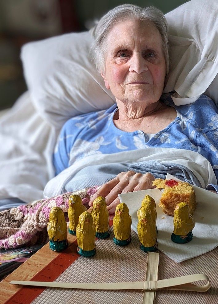 Mark has been visiting Janet, a resident in a #Huntingdon #carehome,weekly for 16 months. The 90-plus-year-old told the teenage she missed doing things at Easter. Mark organised her a mini Easter chick hunt in her room. The smile is not huge, but it is there.