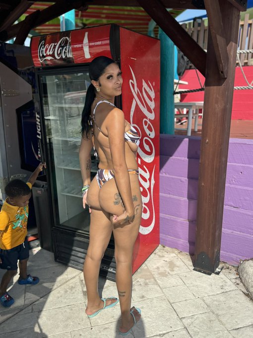 Bae that ass sit up better than two bunk beds😘 https://t.co/zy3O4C6CC2