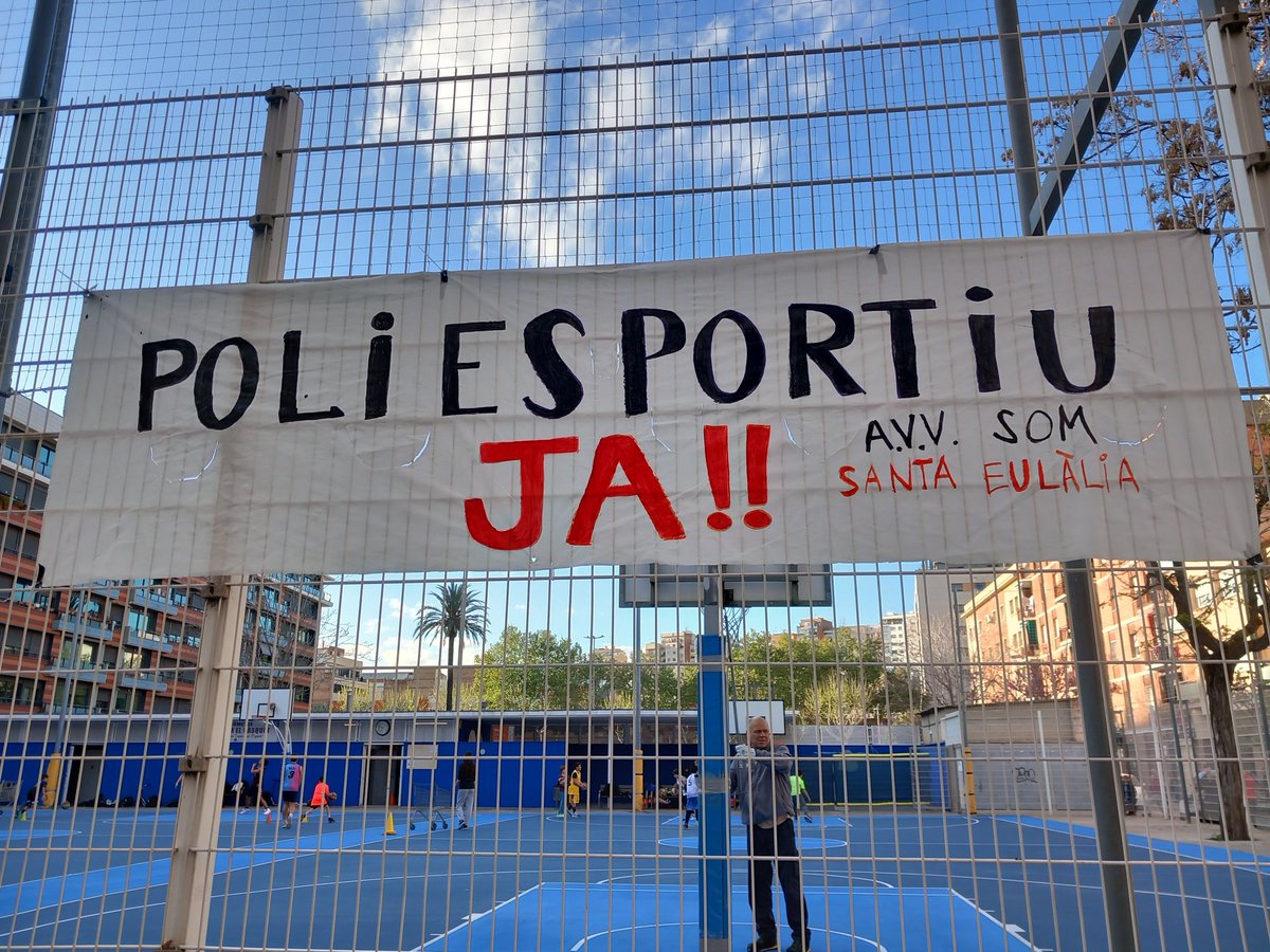 AVVSomSEulalia's tweet image. Són 30 anys de #NoPoliesportiu al carrer del #Gasòmetre ❌️

El veïnat de #SantaEulàlia no podem esperar més 😤😤

Volem el #PoliesportiuJa!
#ProuExcuses

#SomSantaEulàlia