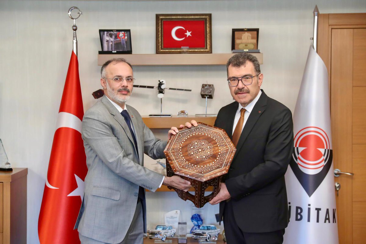 🇹🇷🤝🇵🇰 İş Birliklerimizi Güçlendirerek Birlikte Başaracağız! Pakistan Ankara Büyükelçiliği Bilim ve Teknoloji Müsteşarı Dr. Badar-ud-din Ahmed’i Kurumumuzda misafir ettik. Gerçekleştirdiğimiz toplantıda, Türkiye ve Pakistan arasında bilimsel ve teknolojik alanlarda iş…