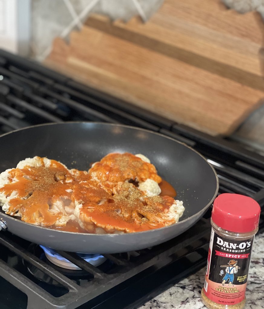 chiploverlou's tweet image. The Burrito 🌯 in us is soooo jealous! 

Love the new flavor!!! 

Great with our #LowPro Cauliflower recipes! 

@HCUAmerica