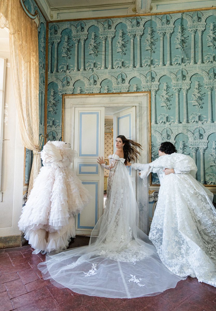 Monique Lhuillier's new bridal collection is a captivating blend of youthful exuberance and reverence for Italy. The #CFDAmember was inspired by her travels, and the collection was photographed against the backdrop of a 14th-century Tuscan villa. cfda.com/news/monique-l…