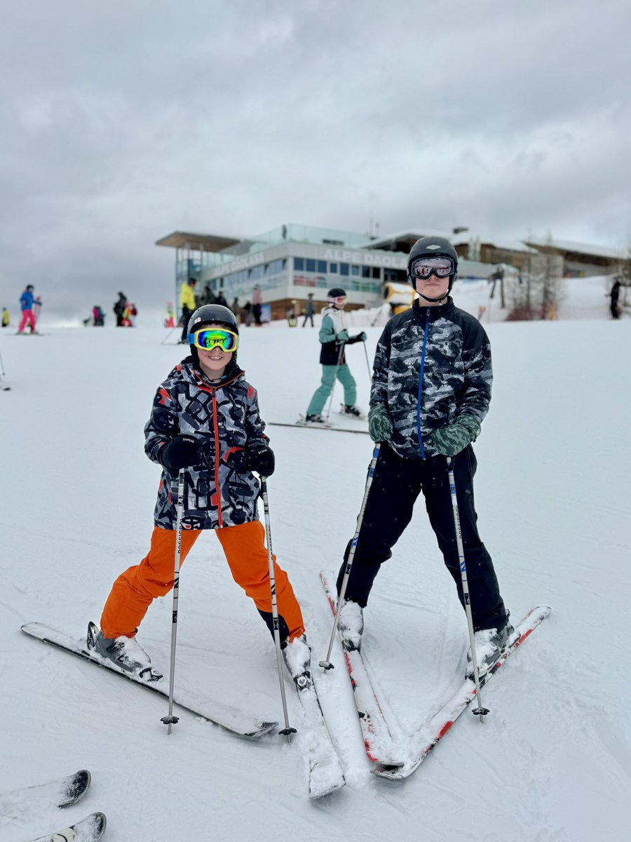Mylo and Max - brothers skiing together on Day 3! @WyeSchoolKent #SchoolSki #WyeSki