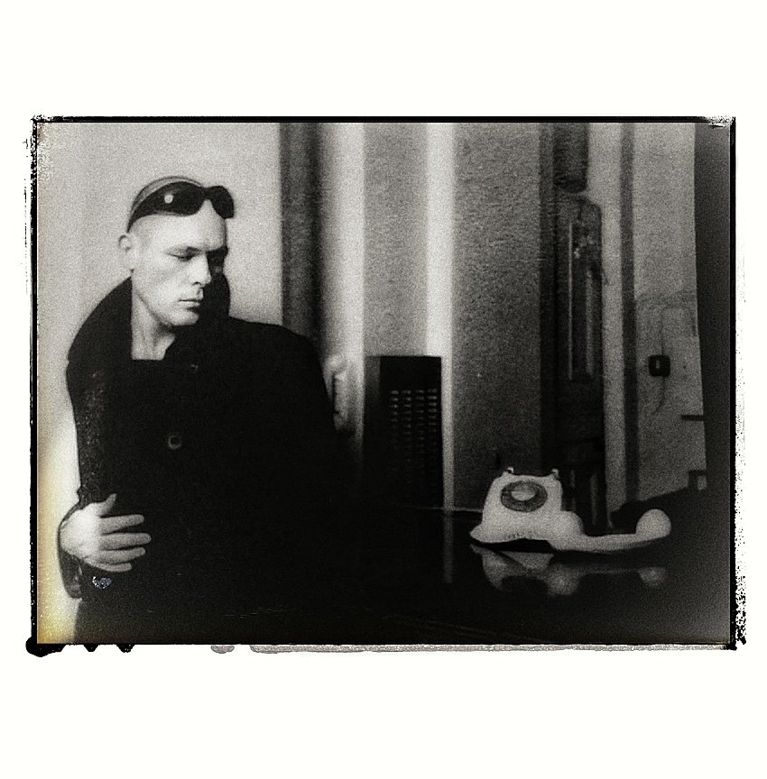 18caratbilly's tweet photo. Billy MacKenzie photographed by Mark Guthrie in September 1996. It was Billy's last photoshoot. https://t.co/FdLo8yArGL