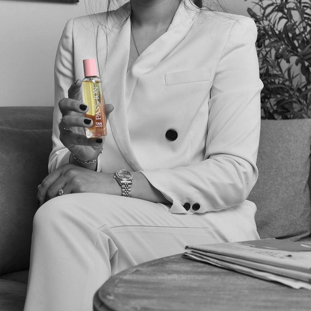 تألقي بثقة وإثارة مع عطر Passion، اجعلي كل يوم ينبض بالحياة والشغف.