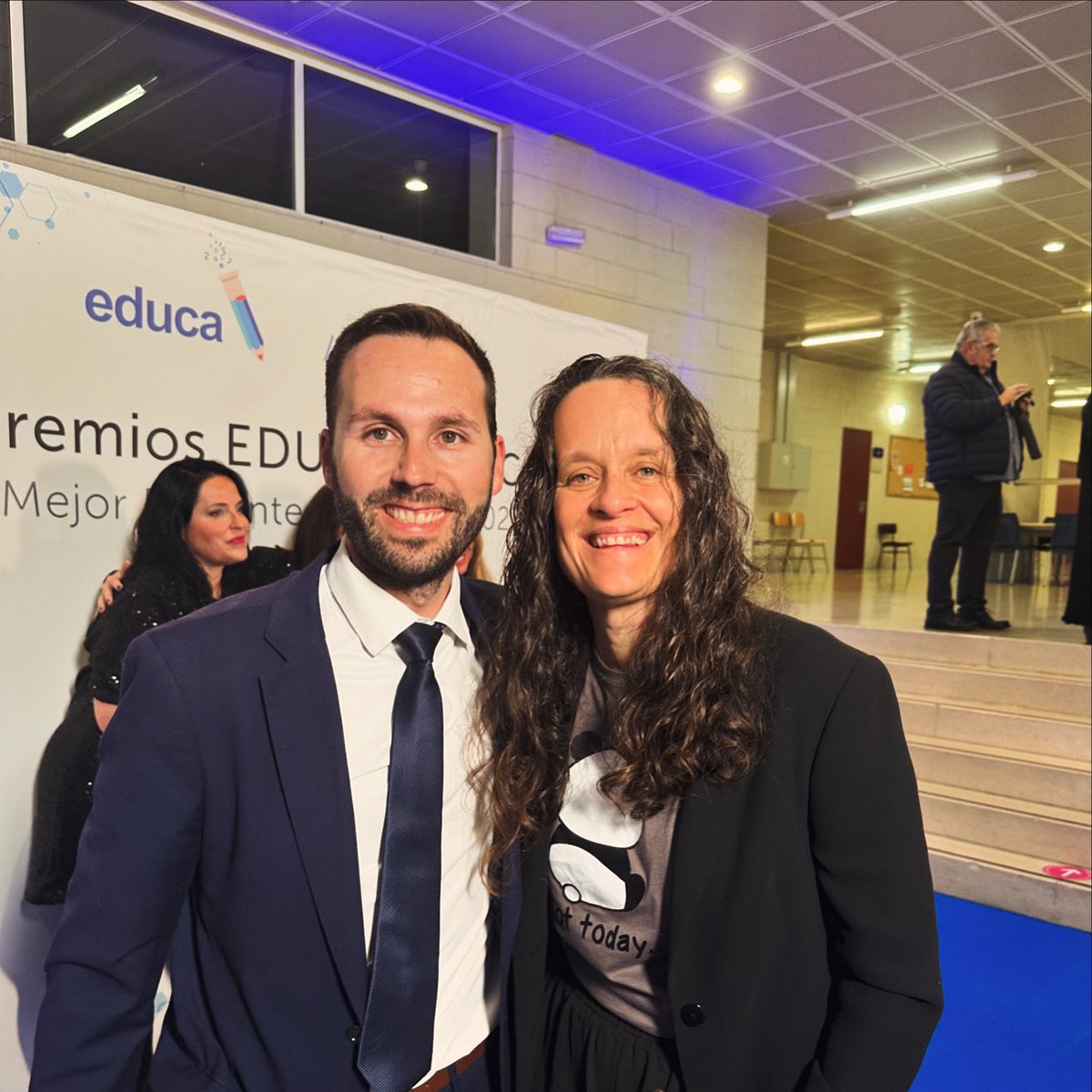 CON GRANDES DE LA EDUCACIÓN 

Qué suerte poder conocer en persona a grandes referentes de la educación de nuestro país que tanto admiro. 

Aquí con la gran <a href="/imgende/">Ingrid Mosquera</a> en los #PremiosEducaAbanca
<a href="/educa_s/">@plataforma_educa</a>