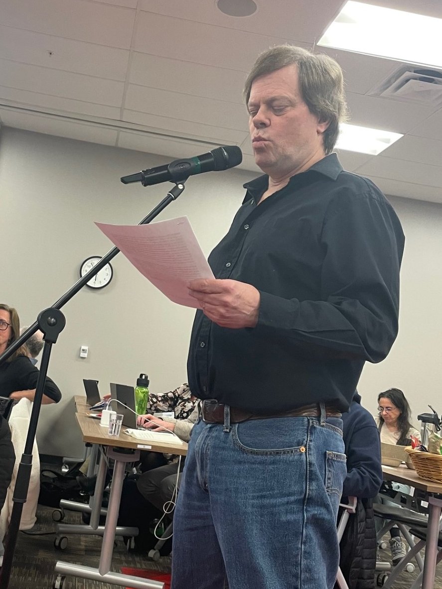 Last night, @uofg Senate, I spoke against the abolition of the BA Major in Spanish/Hispanic Studies. Most Senate resolutions pass w/ 95%+ support; my arguments reduced support for getting rid of Spanish to 50-51%. Plse RT if you support universities having Spanish programs!