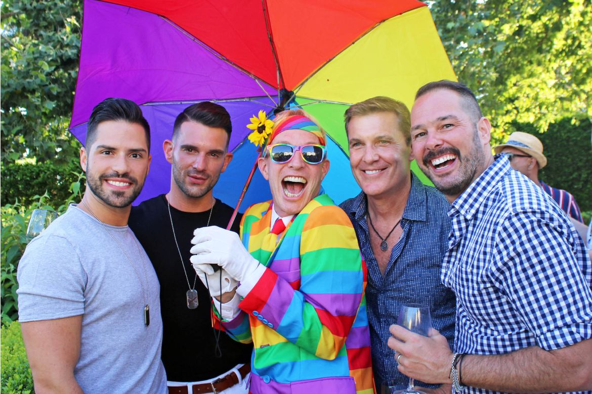 Finish Gay Wine Weekend with the Drag Queen Brunch & Wine Auction on July 21st. The Drag Queen Brunch is one of the best ways to start your day after dancing like nobody’s watching all night and features dazzling drag queens from the West Coast. bit.ly/3TDUbt5