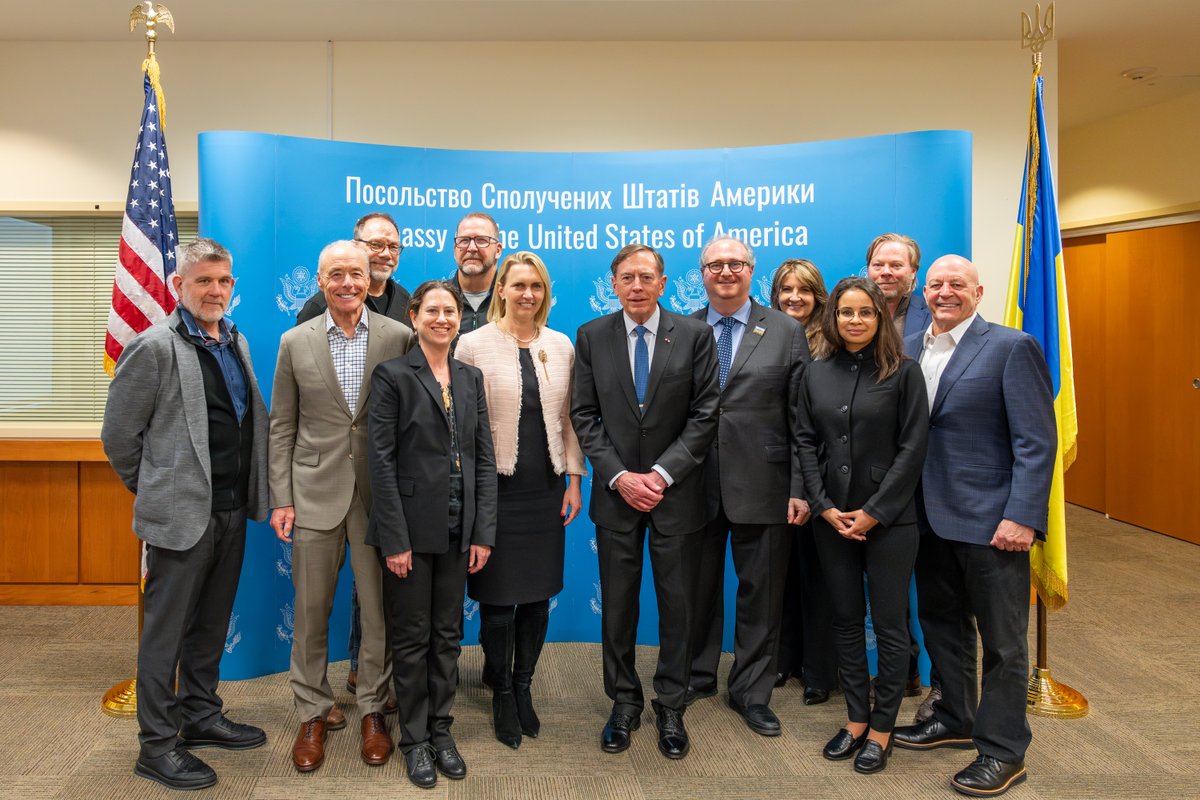 Great to meet a distinguished delegation led by former CIA Director General David Petraeus to discuss Russia’s brutal war in Ukraine and how we can support its fight for freedom.