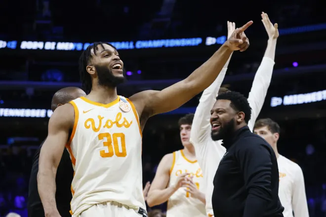SullenSerf's tweet photo. Josiah-Jordan James finishes his carrer at Tennessee:

#1 in Def Rebounds
#4 in Box Plus/Minus
#3 in Def Box Plus/Minus
#7 in Def Reb%
#2 in Def Win Shares
#8 in 3P FG
#3 in Games Played
#3 in Minutes Played
#10 in Off Rebounds
#5 in Steals
#6 in Steal%
#8 in Reb
#7 in Win Shares https://t.co/FDoKde6eyv