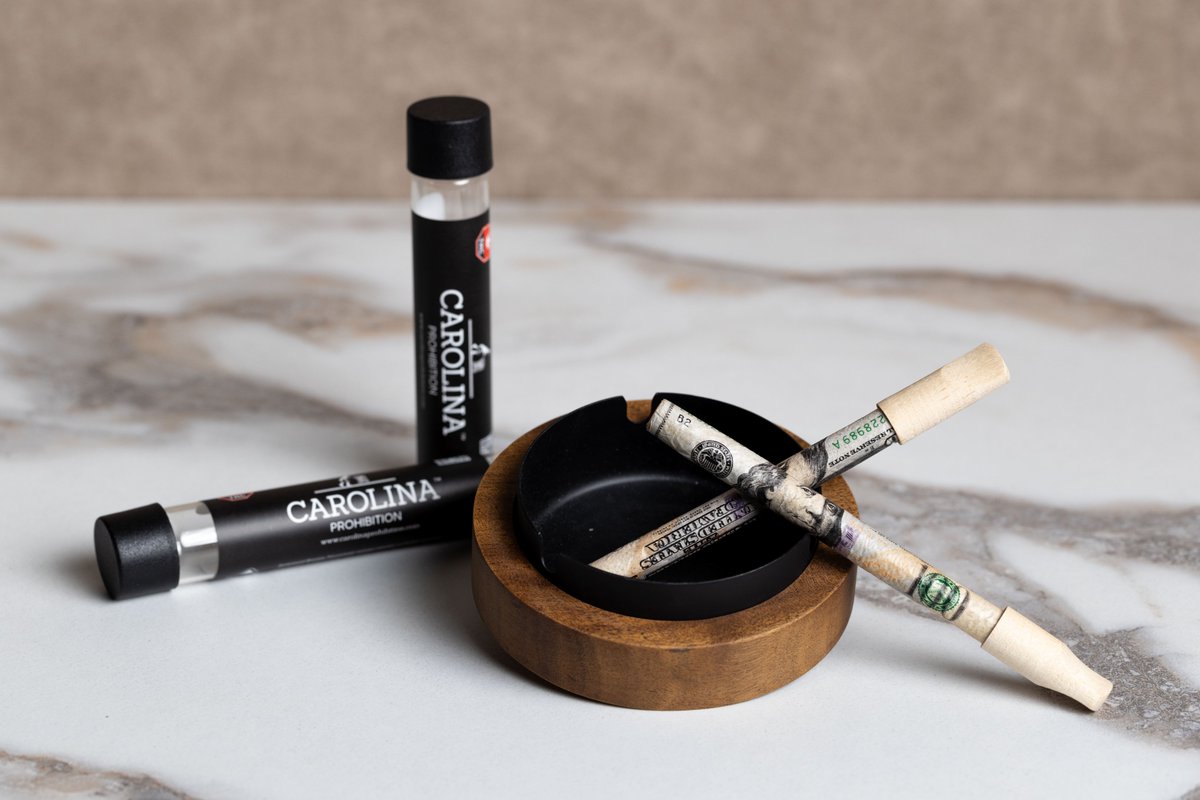 🌿💨 Discover the epitome of smoking sophistication with The Benjamin Bennegar! 
Handcrafted with 2 grams of Inspired High CBD Fleur de Chanvre, this masterpiece celebrates precision and passion. 
Treat yourself to the finer things in life and savor its distinct flavor profile.