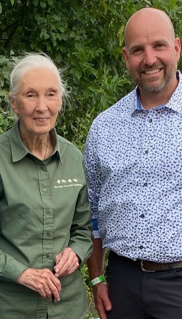 Wishing Dr. #JaneGoodall a blessed 90th birthday! 🎉🎈

Your Toronto Zoo staff and volunteers proudly celebrate Jane, a woman whose life has been dedicated to inspiring and motivating millions around the world about species conservation through @JaneGoodallCAN  🦍🌿 #JaneAt90