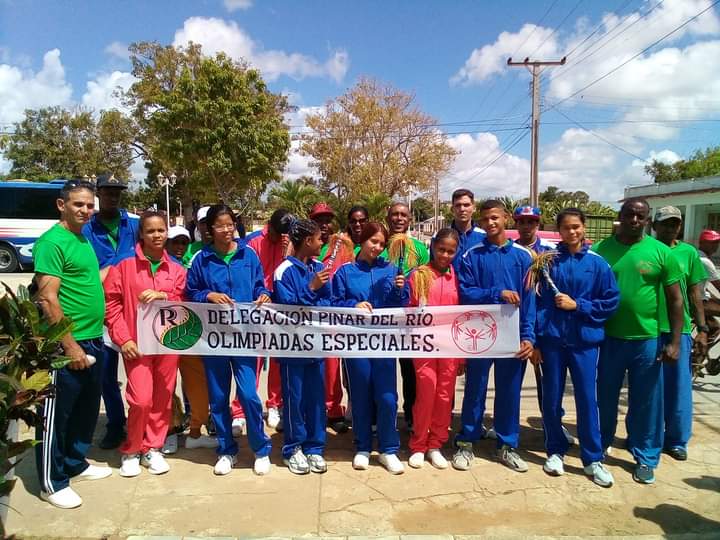 Se realizó en la mañana de hoy en la tarja de los mártires palaceño en #Pinardelrio  el abanderamiento al equipo de olimpiadas especiales  nacionales en este año 2024 que representará a la provincia.
#GenteQueSuma 
#SinMiedoAlExito